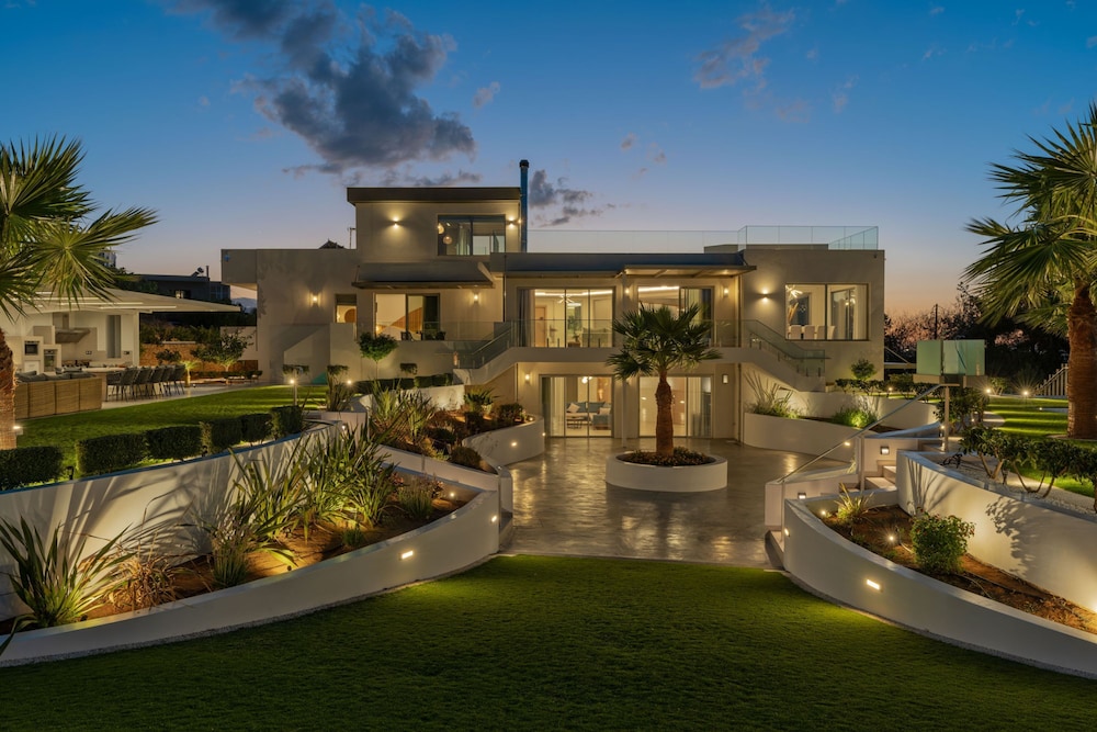 Luxury Villa Zakkallin With Amazing View — 4-Star Luxury Hotel in Rethymno, Greece