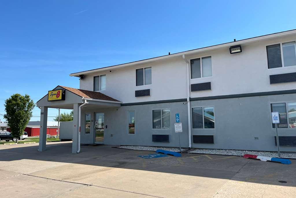 Super 8 by Wyndham Emporia - photo 10