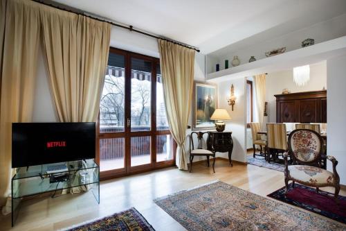 Fondazione Prada Quadrilocale in stile classico — 4-Star Luxury Hotel in Milan, Italy