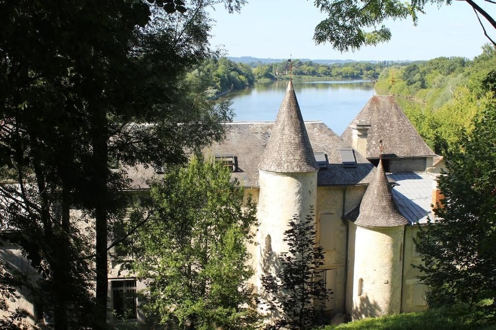 Château de Courtebotte — 4-Star Luxury Hotel in Pujols, France