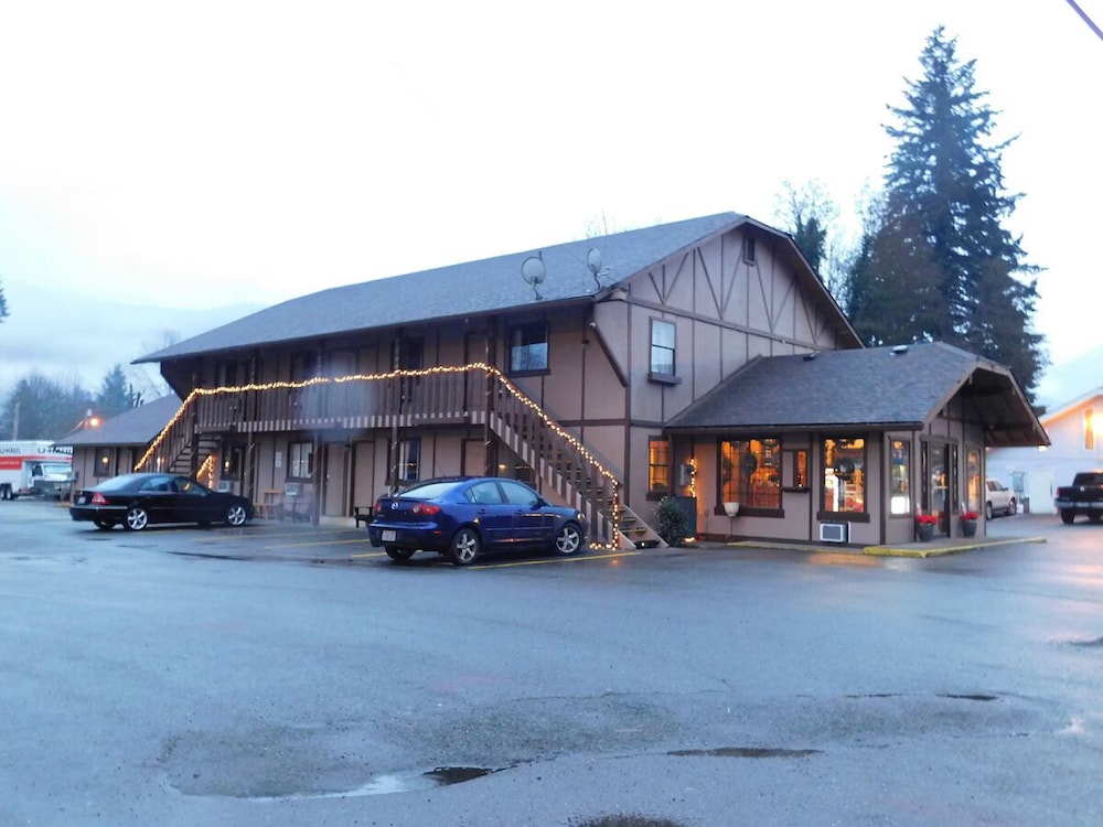 Packwood Inn - photo 2