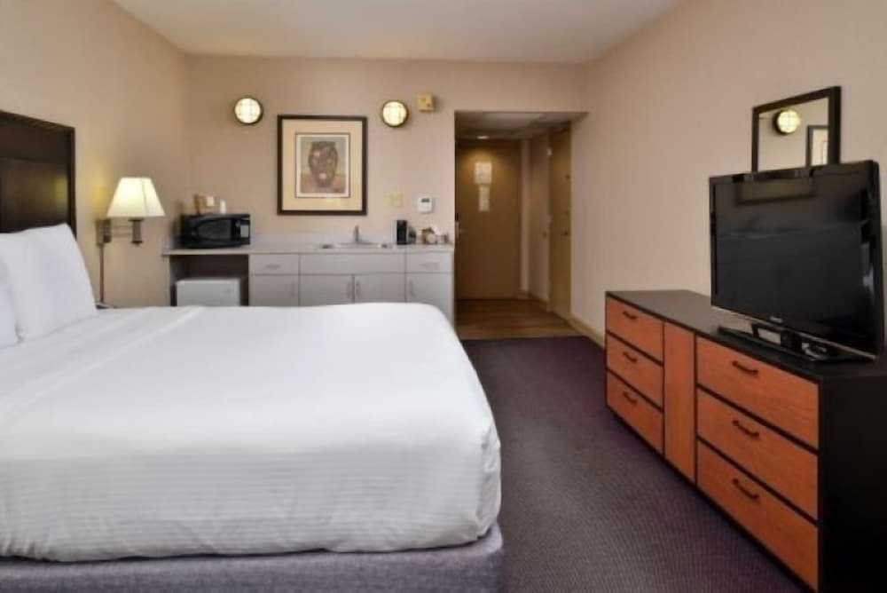 Hawthorne Inn and Conference Center - photo 15