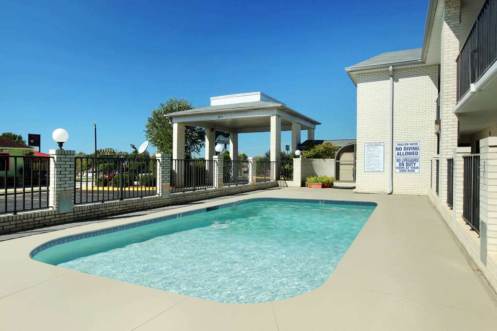 Super 8 by Wyndham Lancaster - photo 4