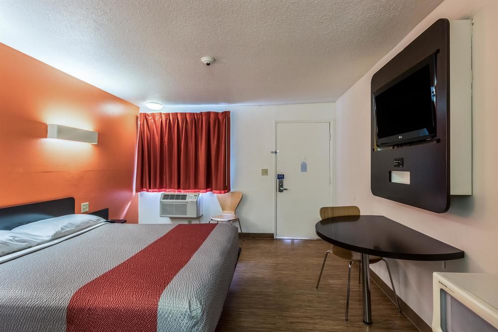 Motel 6 McMinnville - photo 15