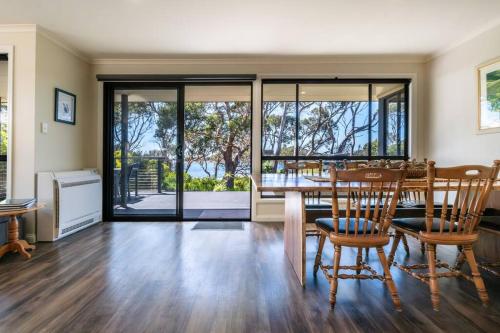 Allure Absolute Waterfront Family Friendly in Unknown City, Australia