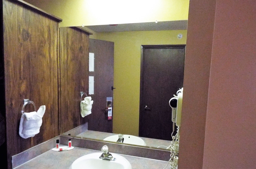 Super 8 by Wyndham Casper East Evansville - photo 30