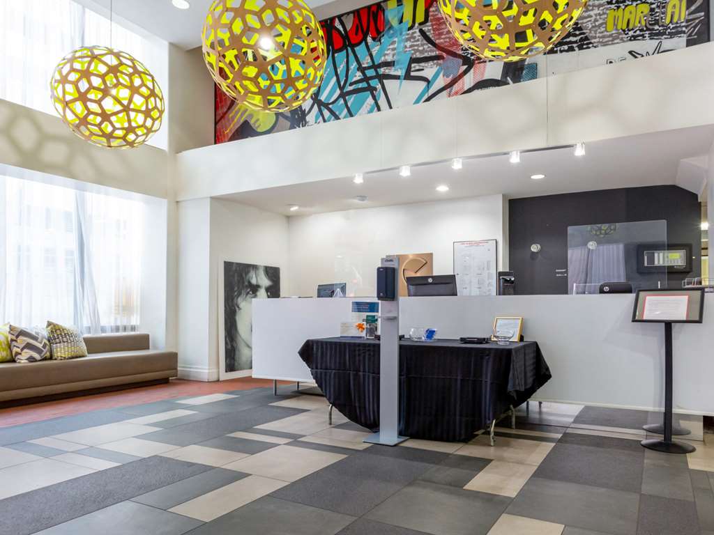 Comfort Inn & Suites Baltimore Inner Harbor - photo 2