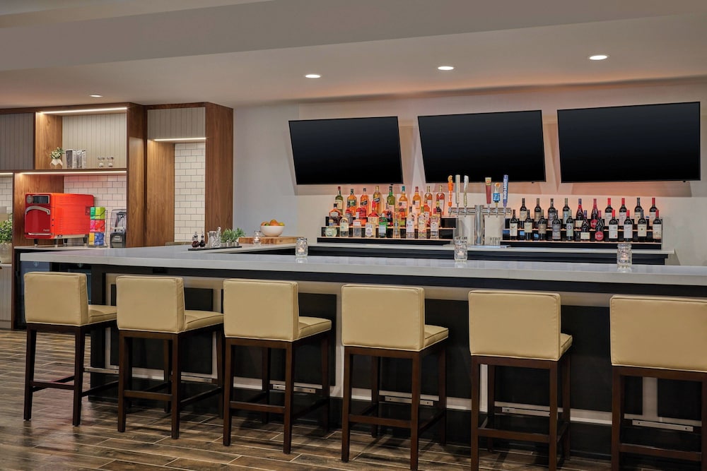 Delta Hotels by Marriott Chicago Willowbrook - photo 17