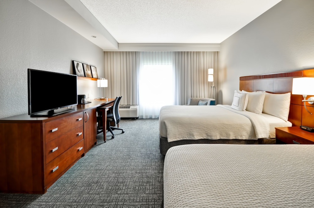 Courtyard by Marriott Dallas Medical Market Center - photo 6