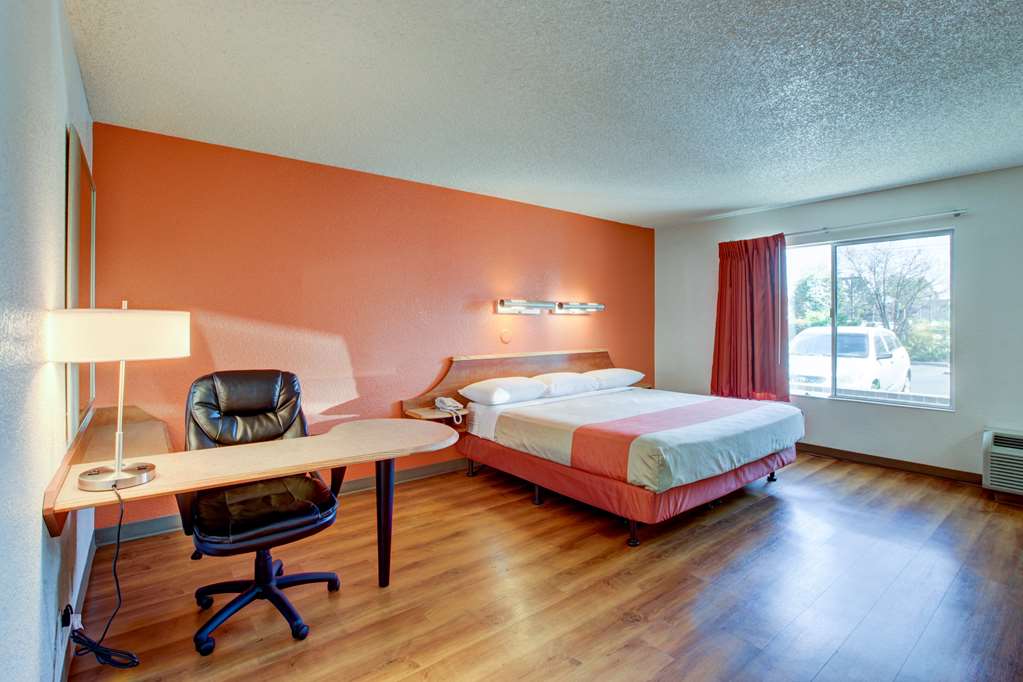 Motel 6 Irvine Orange County Airport - photo 16