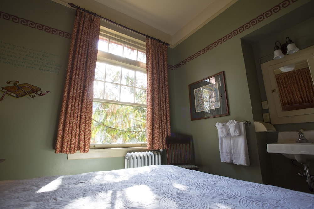 McMenamins Grand Lodge - photo 12