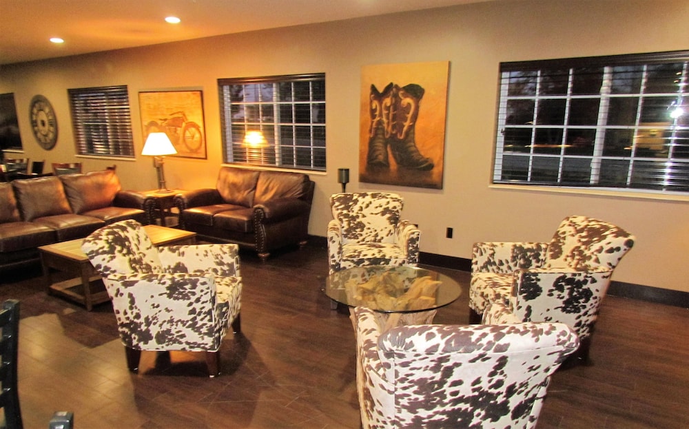 Oak Hill Inn & Suites - photo 9