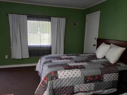 Blue Ridge Motel - photo 10