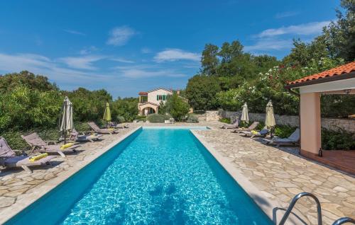 Villa Ana Vlakovo — 4-Star Luxury Hotel in Rasa, Croatia