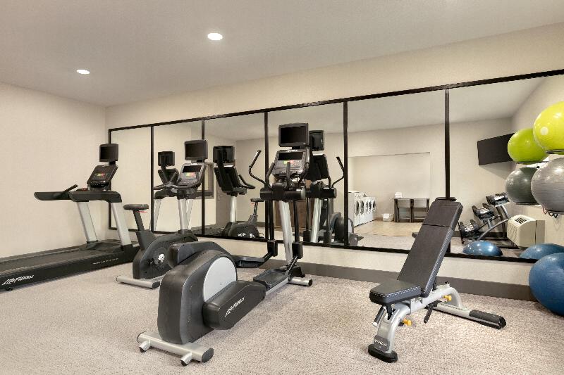 Candlewood Suites Springfield North - photo 42