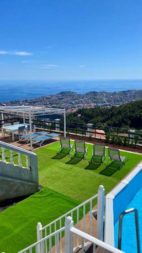 Studio Geek Villa Open Space 5m from 5 top attractions Pool all year round Dining Pergola Barbecue Funchal Matrix Holiday Home — 4-Star Luxury Hotel in Funchal, Portugal