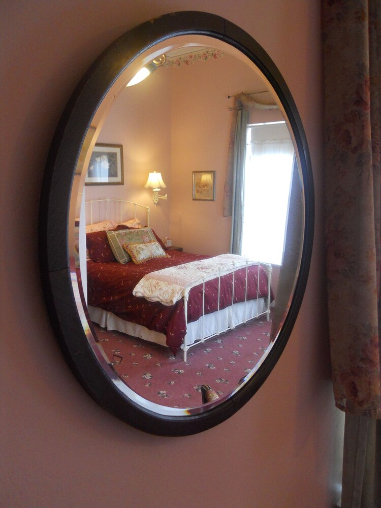 Pescadero Creek Inn - photo 13