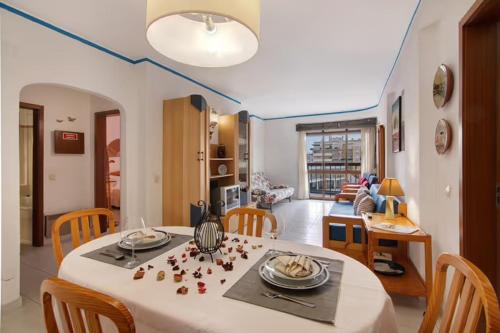 A sua casa no Algarve — 4-Star Luxury Hotel in Armacao De Pera, Portugal