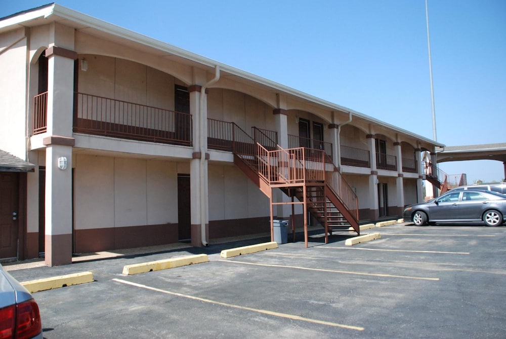 Apple Tree Inn Tyler Lindale - photo 26