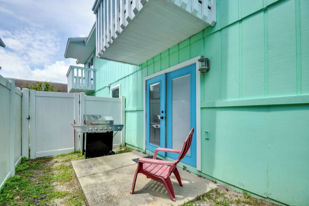 New Smyrna Beach Vacation Rental Less Than half Mi to Beach — 4-Star Luxury Hotel in New Smyrna Beach, United States