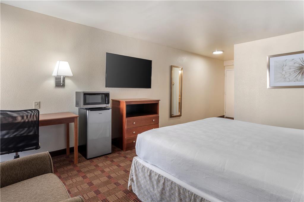 SureStay Hotel by Best Western East Brunswick - photo 17