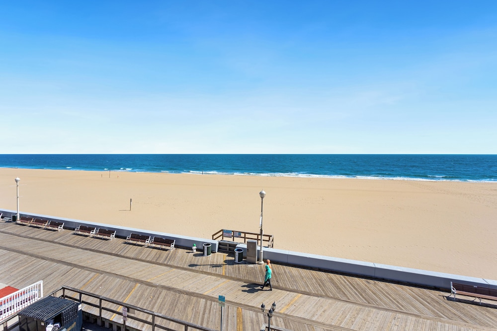 Americana Motor Inn Oceanfront - photo 31