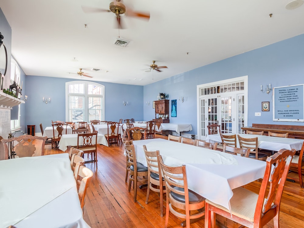 The Belmont Inn - photo 35