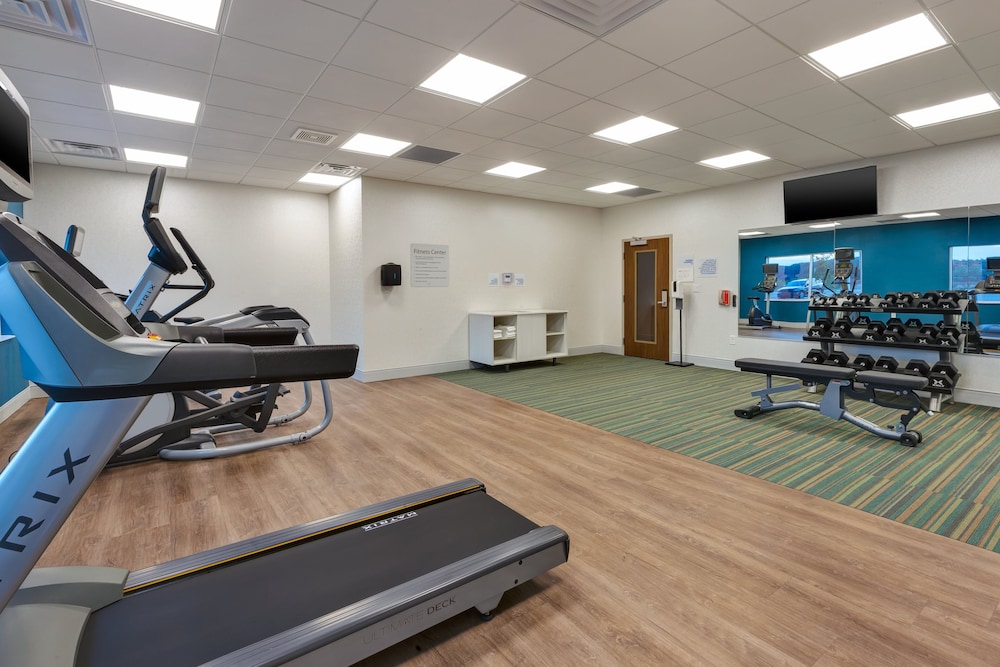 Holiday Inn Express & Suites Cedar Springs Grand Rapids N by IHG - photo 13