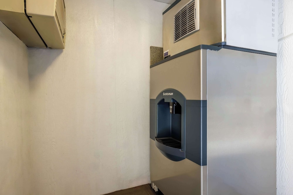 Motel 6 Canby OR - photo 22