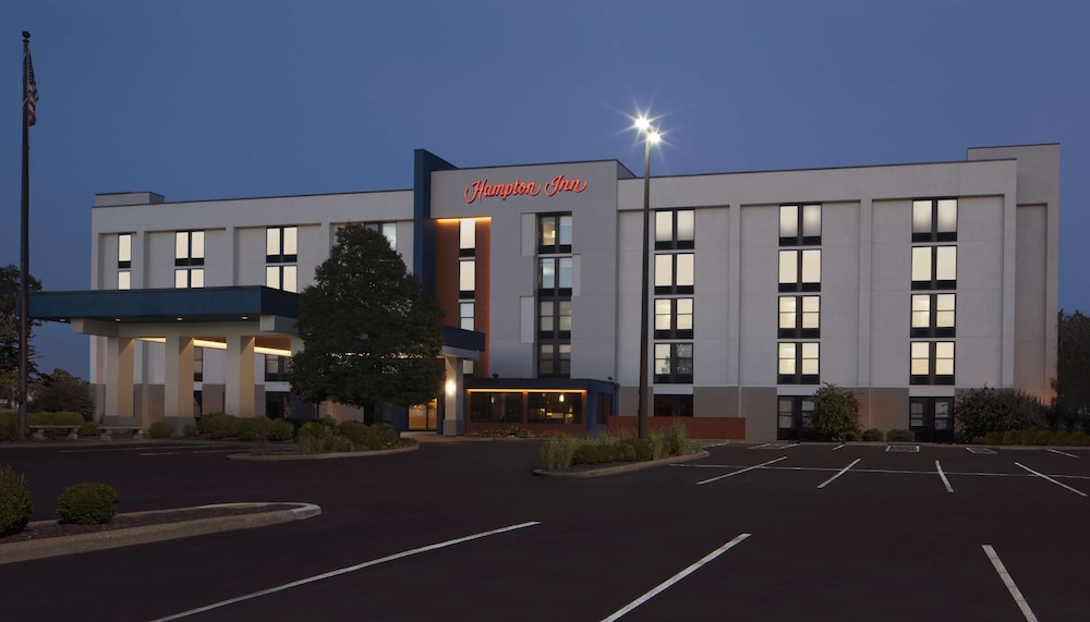 Hampton Inn Evansville - photo 33