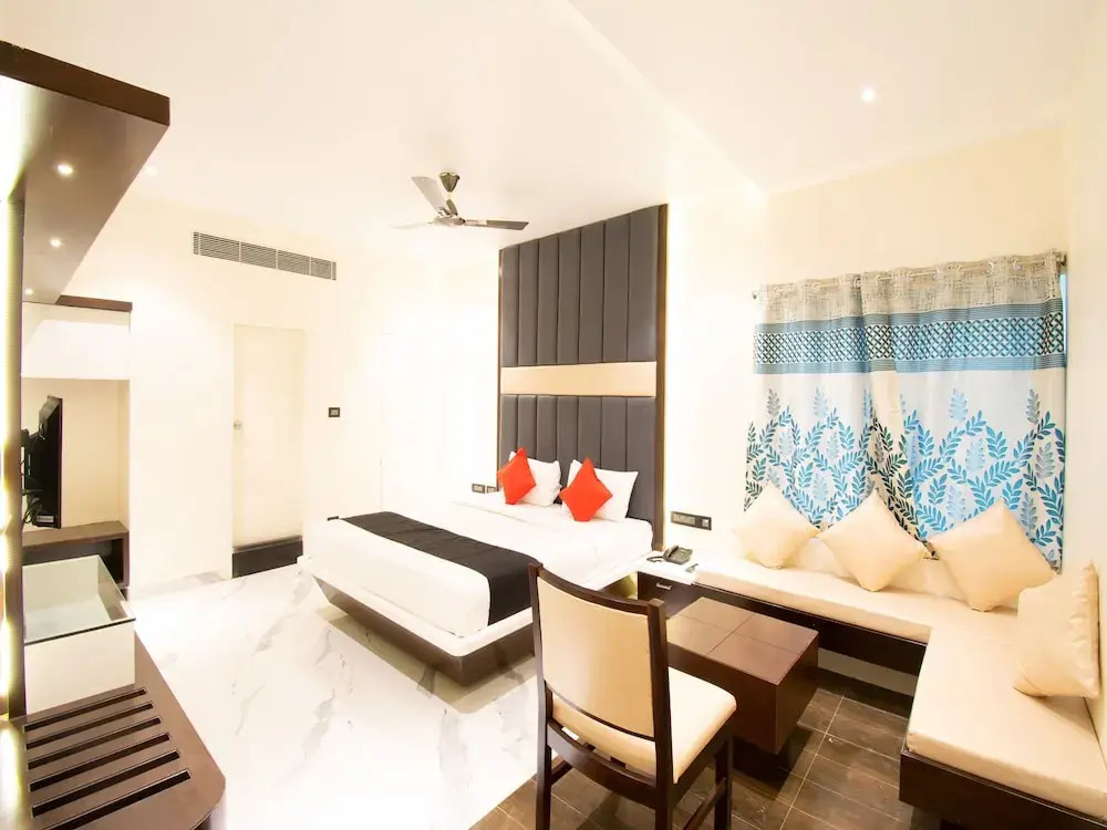 Hotel Royal Benza by OYO Rooms in Vijayawada, India