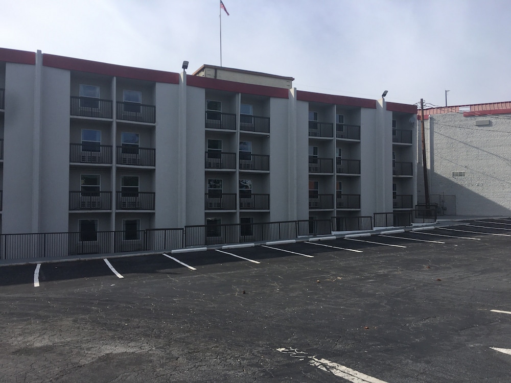 Peachtree Inn & suites - photo 31