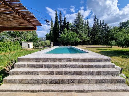 Les copains d'abord - last minute hotel in Unknown City