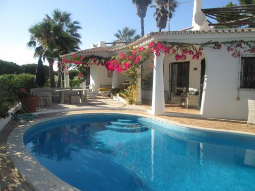 Casa Vila Verde — 4-Star Luxury Hotel in Quarteira, Portugal