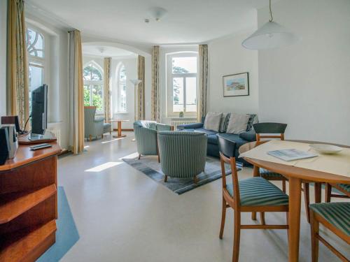 Strandvillen Binz Ferienwohnung mit Meerblick und 1 Schlafzimmer SV 706 — 4-Star Luxury Hotel in Ostseebad Binz, Germany