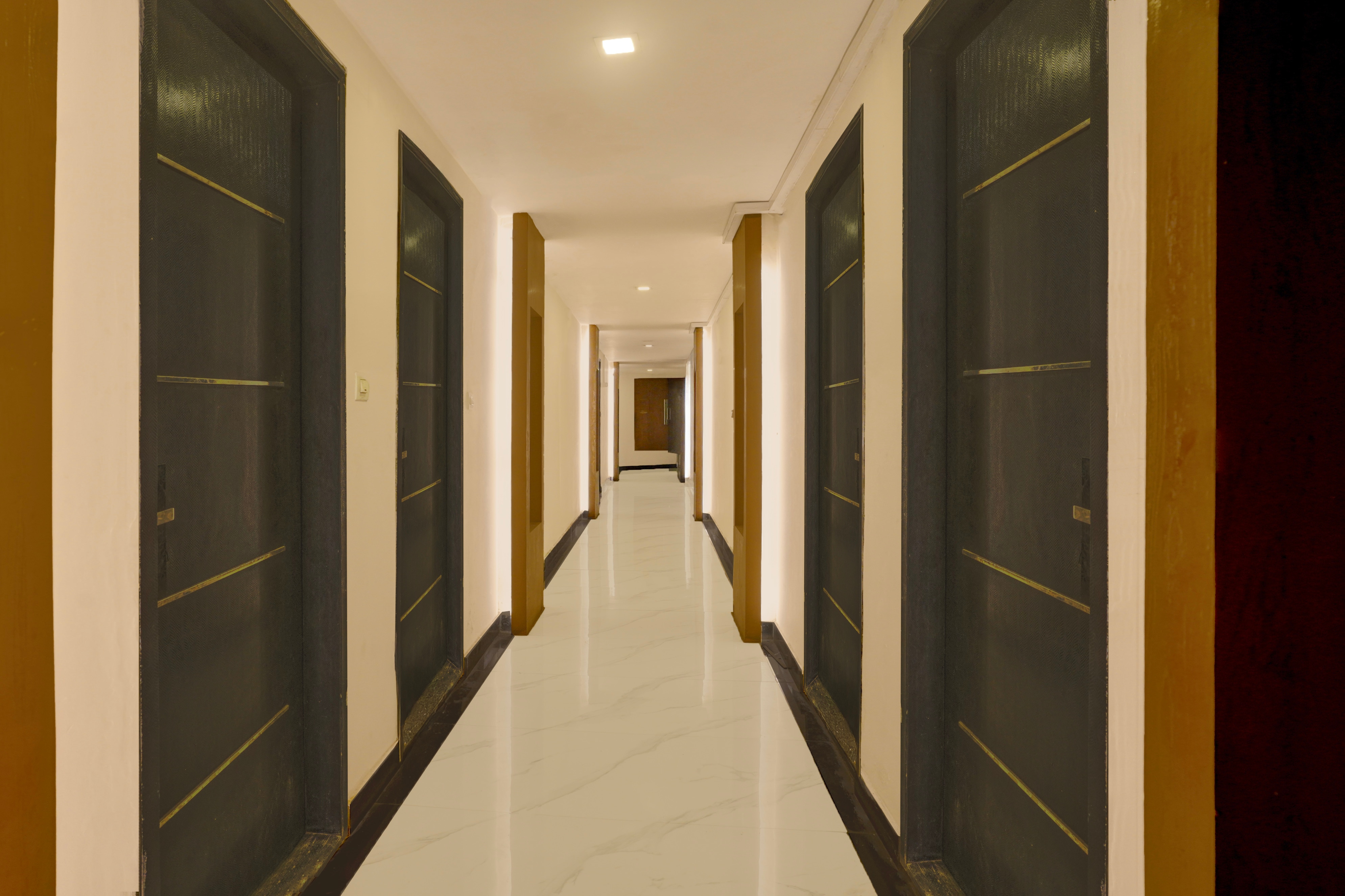 Collection O Lodha Experia Mall Dombiwali Formerly RR Suites — 4-Star Luxury Hotel in Mumbai, India