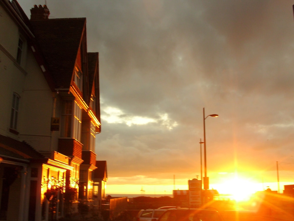 Marine Lodge — 4-Star Luxury Hotel in Great Yarmouth, United Kingdom