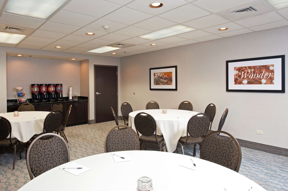 Hampton Inn & Suites Chicago Lincolnshire - photo 54