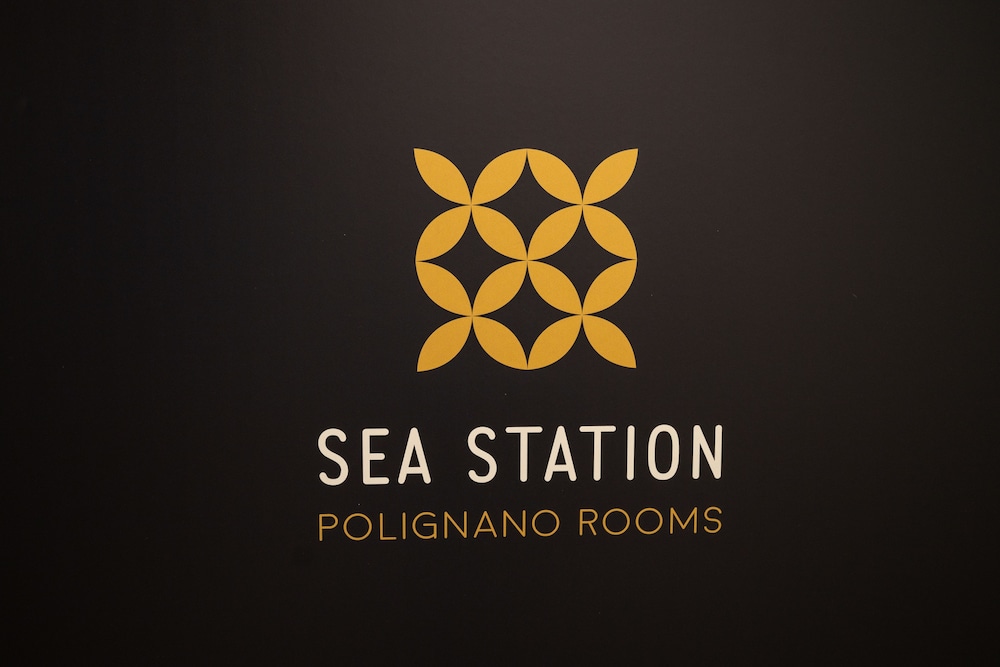Sea Station Polignano Rooms - carbon neutral hotel in Polignano A Mare