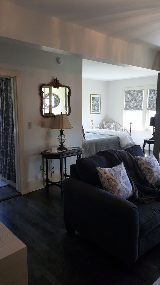 The Wanderlust Hotel - photo 39