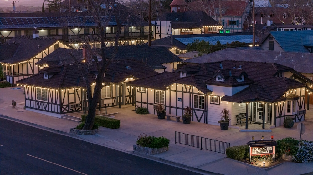 Solvang Inn and Cottages - photo 41