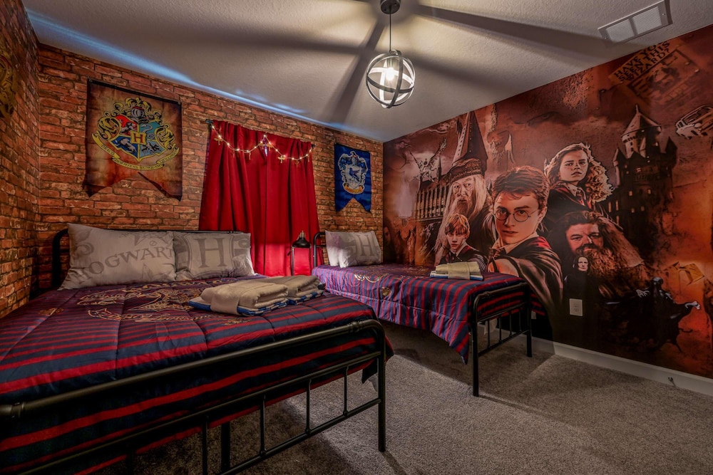 Opulent Retreat Themed Bedrooms and Pool Paradise - photo 24