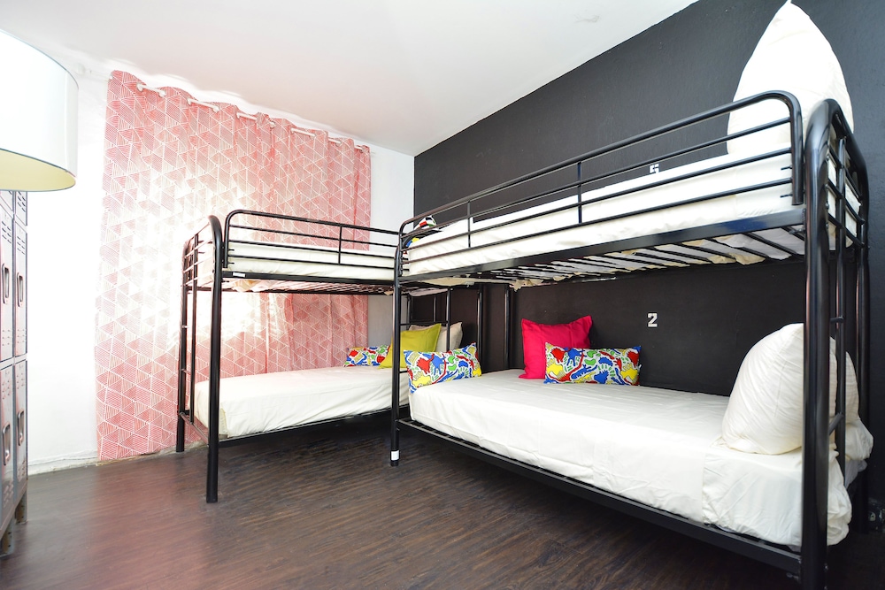 South Beach Rooms and Hostel - photo 10