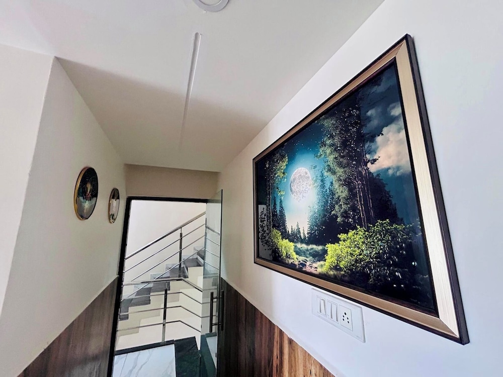 Kreston Heights Hotel Scheme 114 - last minute hotel in Indore
