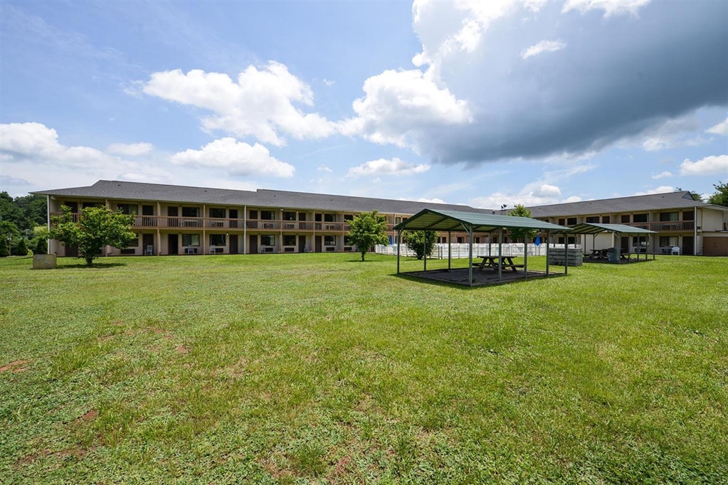 Americas Best Value Inn Canton NC - photo 15