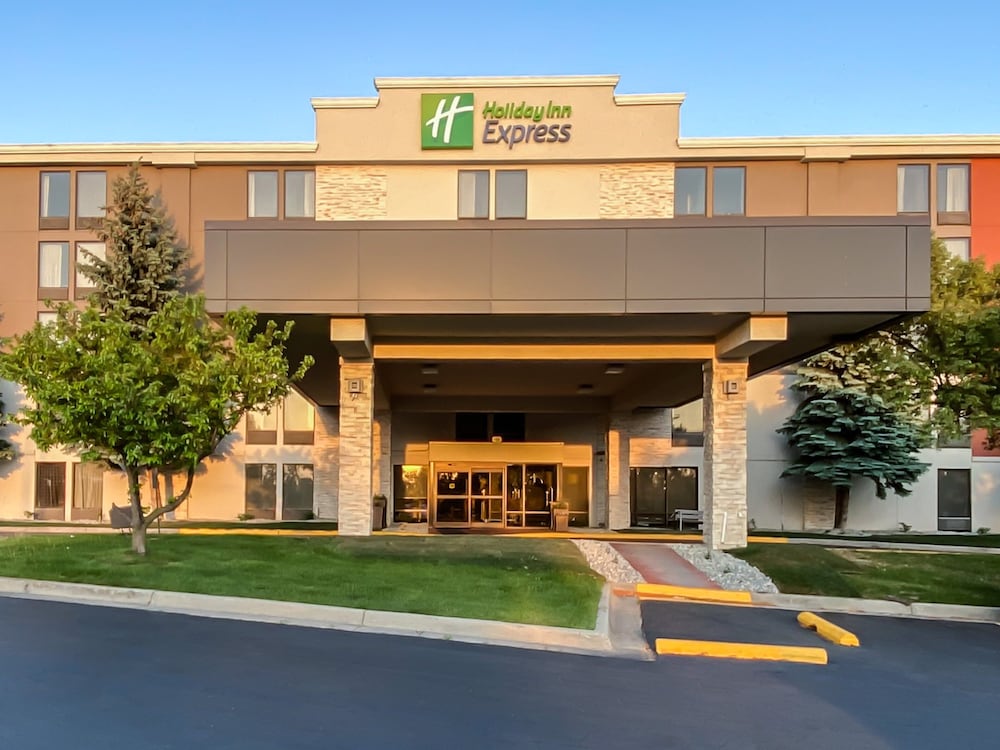 Holiday Inn Express Flint Campus Area by IHG - photo 40