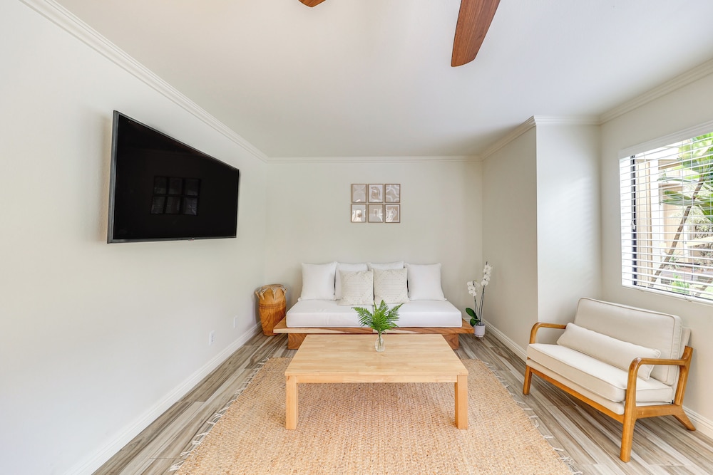 2 Mi to Beach: Princeville Condo w Private Deck — 4-Star Luxury Hotel in Princeville, United States