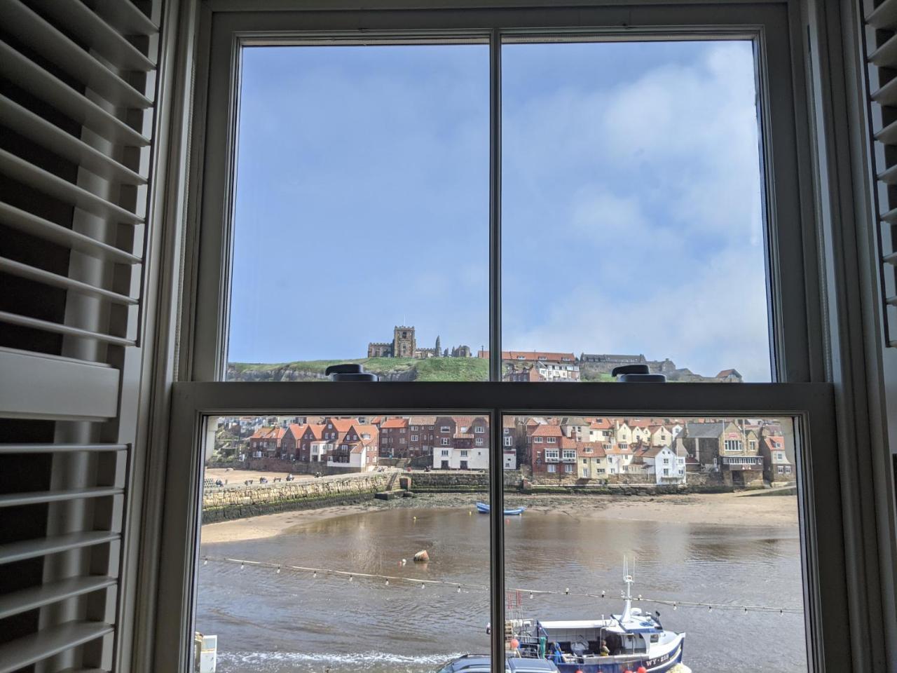 Whitby Sea View Cottage Prime Historic Old Town Location
