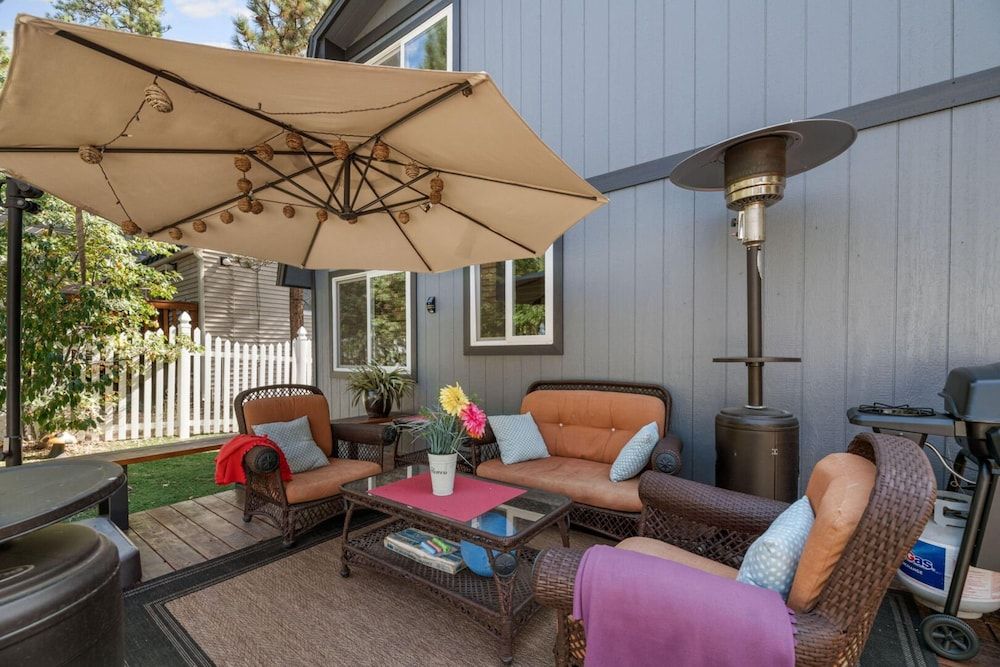 Bear PAC Hideout Walk to Alpine Slide and only minuetes to The Village Billiards and foosball — 4-Star Luxury Hotel in Big Bear Lake, United States