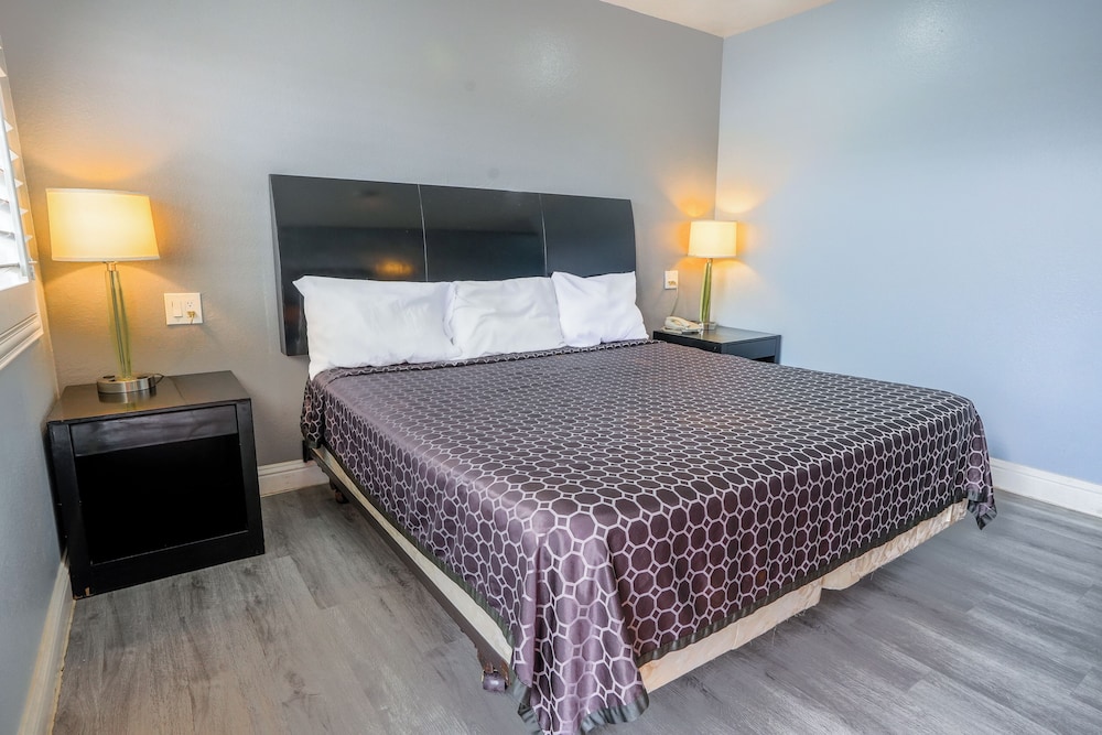Economy Inn Buttonwillow Bakersfield I 5 - photo 9